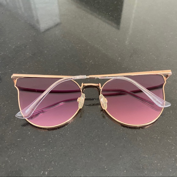 Quay Sunglasses - Picture 3 of 3